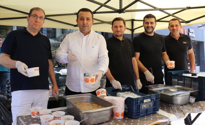 BEKSİAD aşure bereketini paylaştı